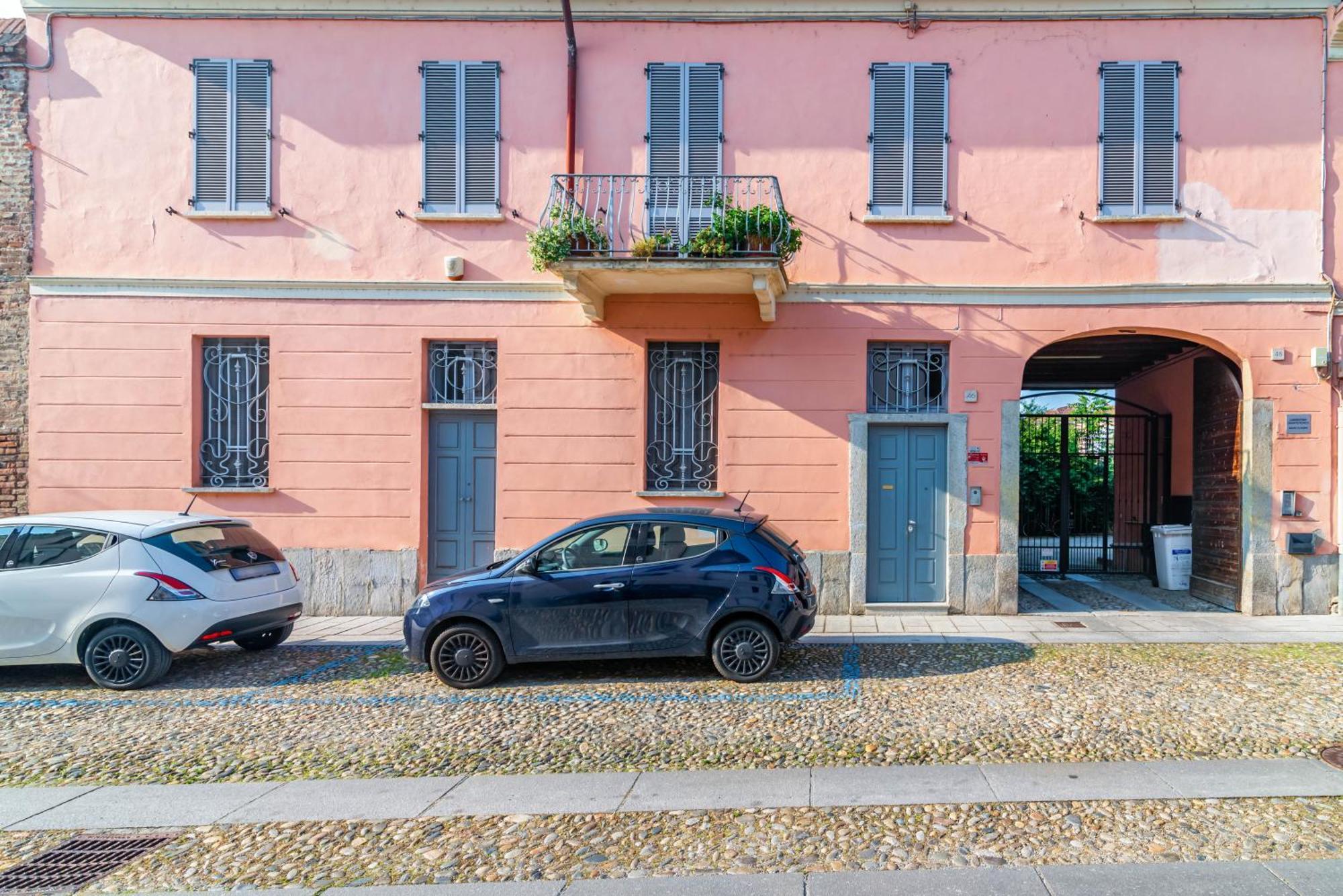 Casa Allegra_bilocale in centro con posto auto Pavia Esterno foto